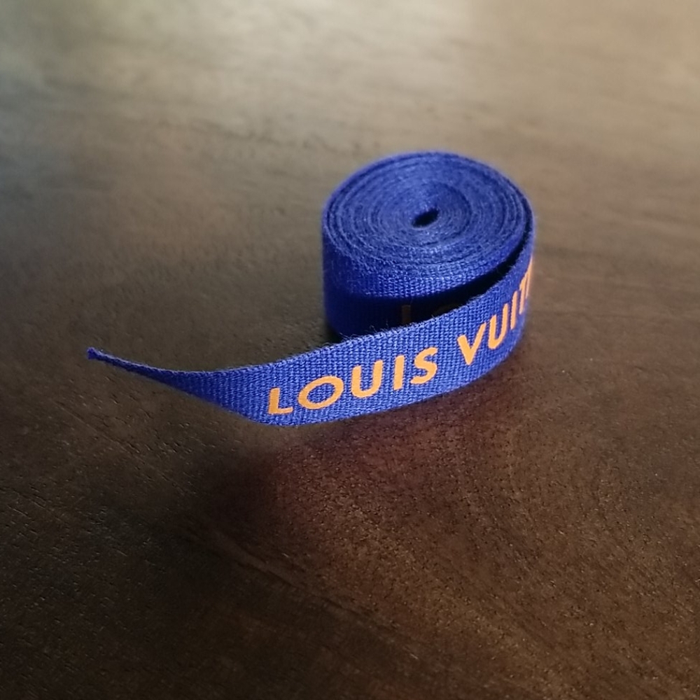 Louis Vuitton Ribbon - Picture 3 of 5